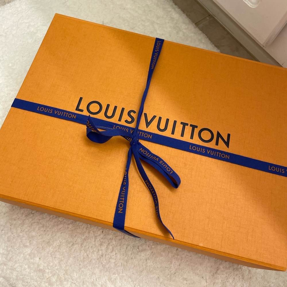 Louis Vuitton box
